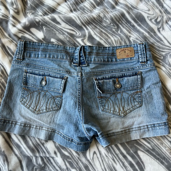Vintage jean shorts - Picture 2 of 3